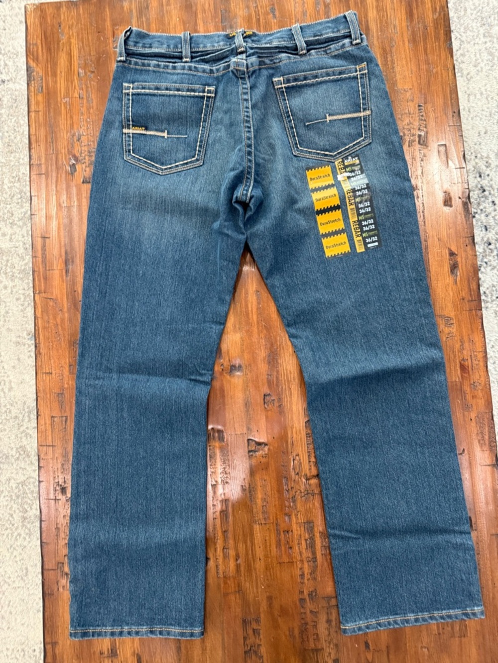 Men’s Ariat Dark Blue Straight Jeans 💥NWT